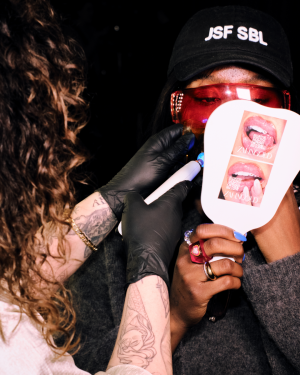 Eventfoto auf dem PR-Event der Make Up Schule, welches ein Eventhighlight abbildet